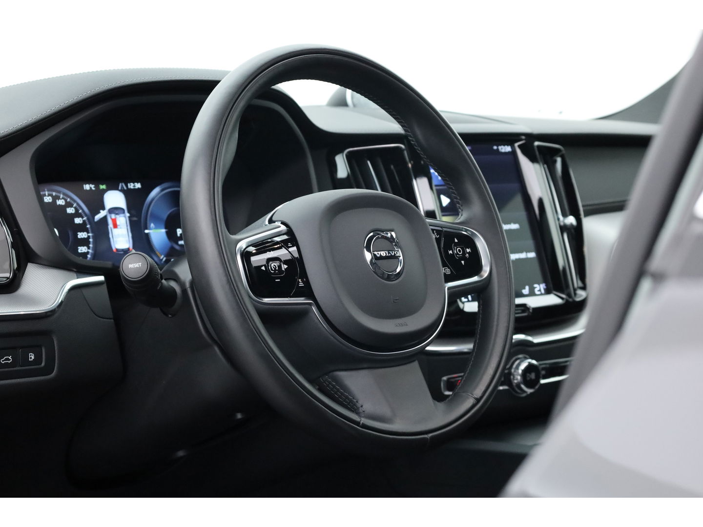 Volvo XC60 2.0 Recharge T8 AWD Inscription Full option | Luchtvering | Bowers & Wilkins | Trekhaak | ACC | Massage |