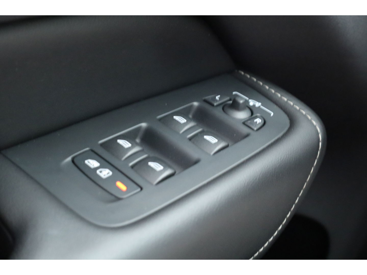 Volvo XC60 2.0 Recharge T8 AWD Inscription Full option | Luchtvering | Bowers & Wilkins | Trekhaak | ACC | Massage |