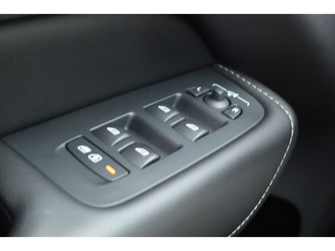 Volvo XC60 2.0 Recharge T8 AWD Inscription Full option | Luchtvering | Bowers & Wilkins | Trekhaak | ACC | Massage |