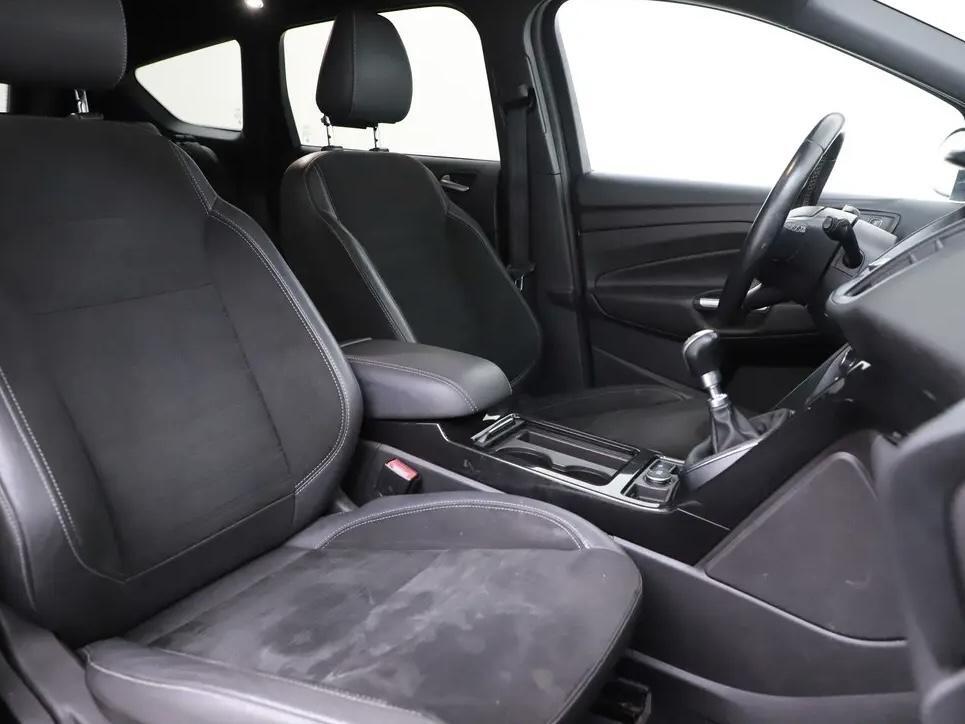 Ford Kuga 1.5 EcoBoost ST Line Pano Camera Carplay Winterpakket NAP