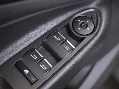 Ford Kuga 1.5 EcoBoost ST Line Pano Camera Carplay Winterpakket NAP