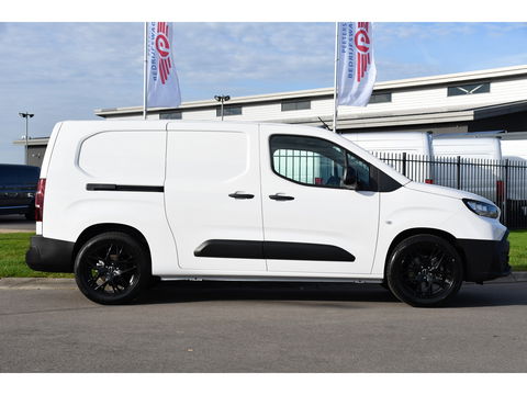 Toyota PROACE CITY Electric Long 50 kWh Black & White Edition 5 x Direct Leverbaar! Camera, Cruise, 2 x Schuifdeur, Carplay, 136pk,