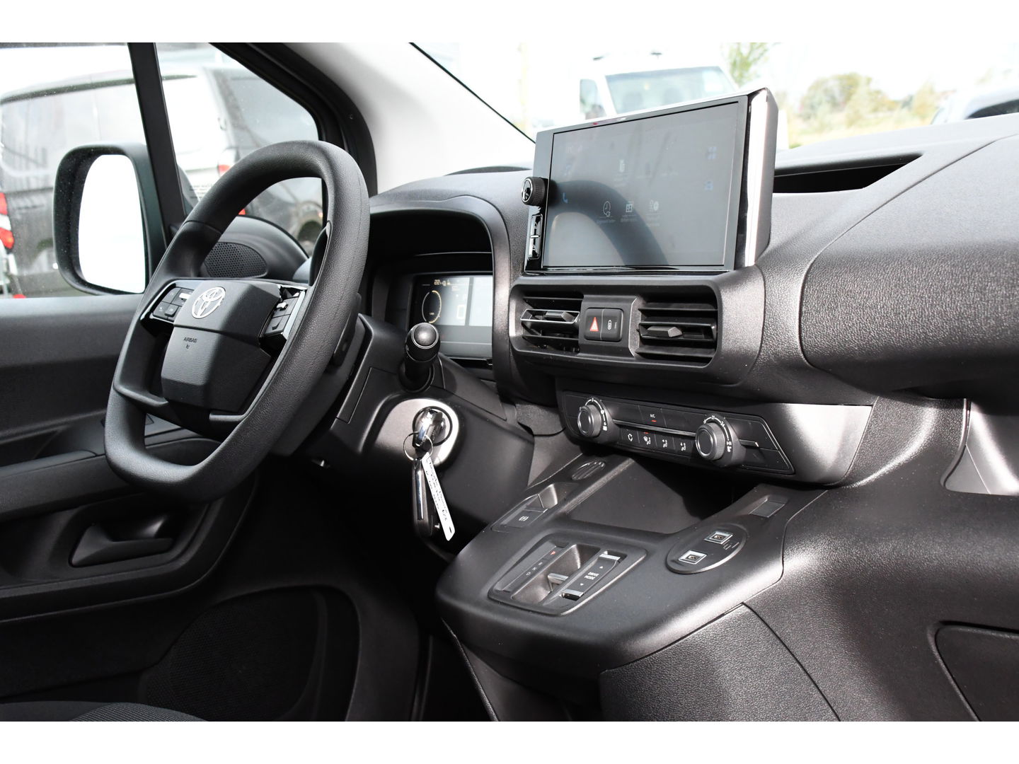 Toyota PROACE CITY Electric Long 50 kWh Black & White Edition 5 x Direct Leverbaar! Camera, Cruise, 2 x Schuifdeur, Carplay, 136pk,