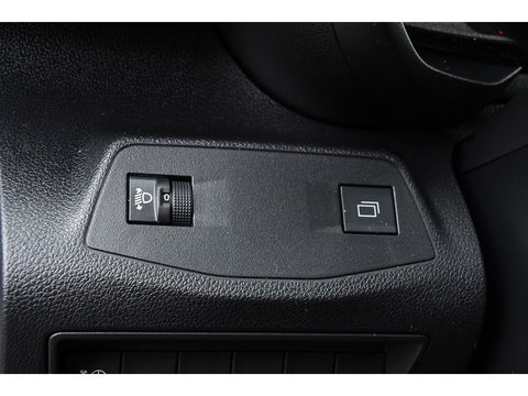 Toyota PROACE CITY Electric Long 50 kWh Black & White Edition 5 x Direct Leverbaar! Camera, Cruise, 2 x Schuifdeur, Carplay, 136pk,