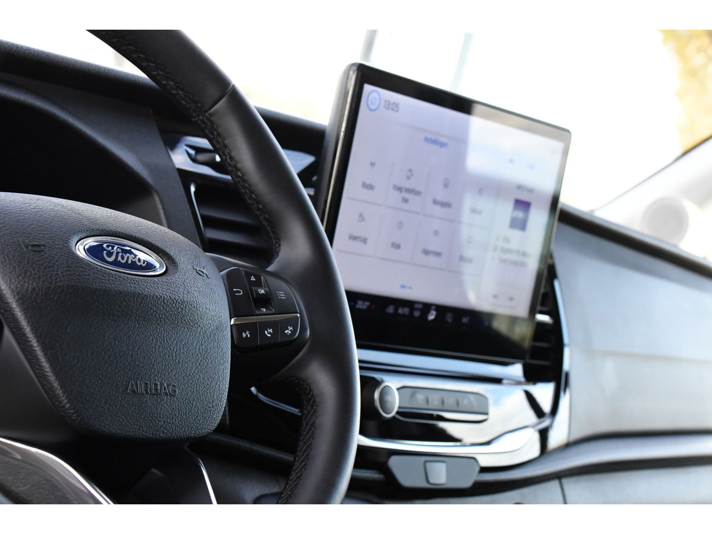 Ford E-Transit 350 L3H2 68 kWh PB Edition Adaptieve Cruise, 360 Camera, Carplay, BLIS, Stoelverwarming, NAVI, Multimedia, Sensoren, Uniek!