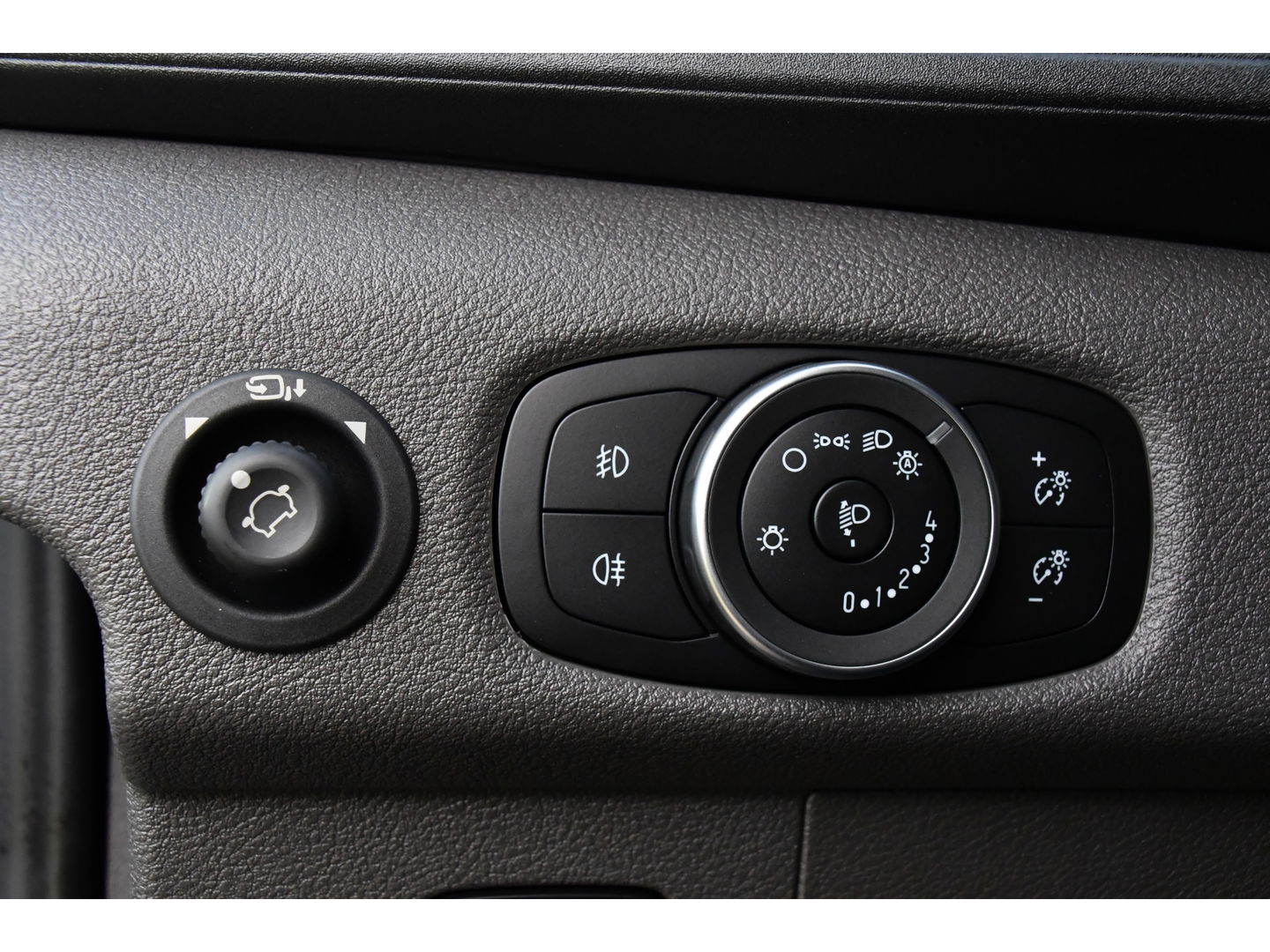 Ford E-Transit 350 L3H2 68 kWh PB Edition Adaptieve Cruise, 360 Camera, Carplay, BLIS, Stoelverwarming, NAVI, Multimedia, Sensoren, Uniek!