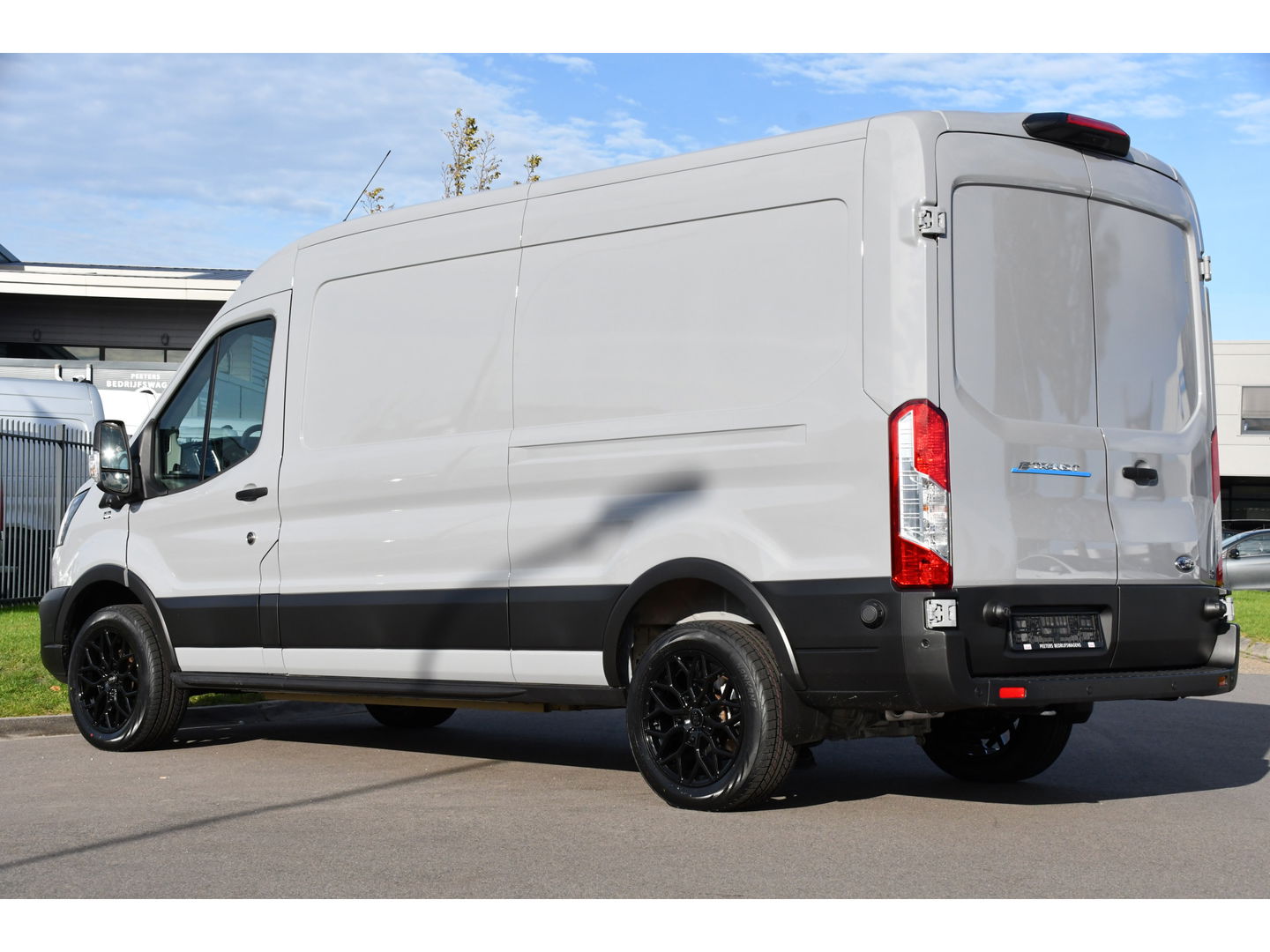 Ford E-Transit 350 L3H2 68 kWh PB Edition Adaptieve Cruise, 360 Camera, Carplay, BLIS, Stoelverwarming, NAVI, Multimedia, Sensoren, Uniek!