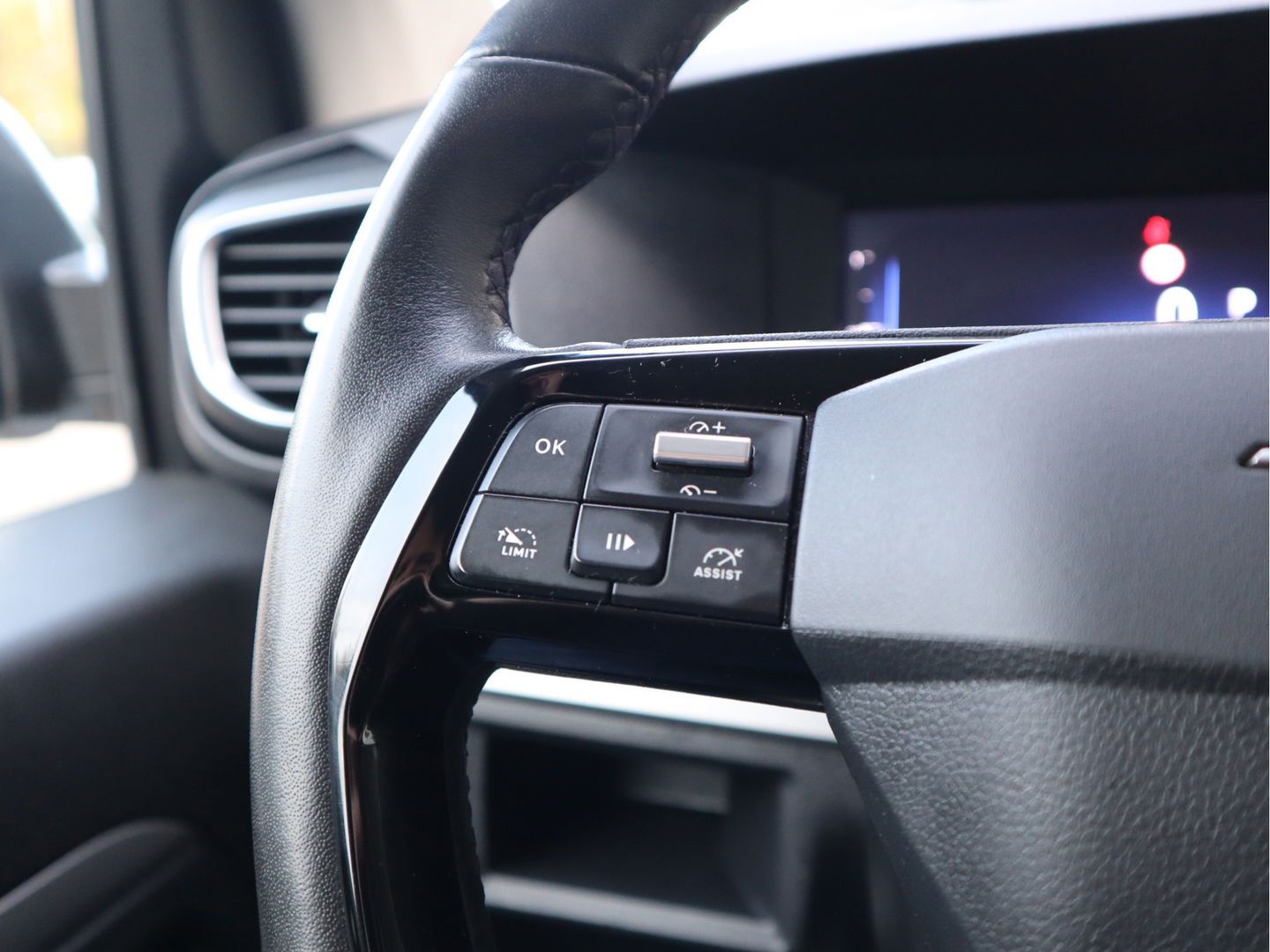 Opel Vivaro 2.0 177pk Euro 6 Automaat L3 Lang - Apple - Cruise - Stuurverwarming