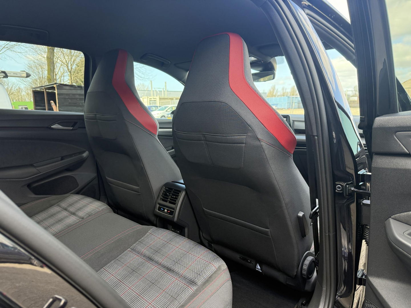 Volkswagen Golf 2.0 TSI GTI 245PK l Stoel verwarming l Navigatie