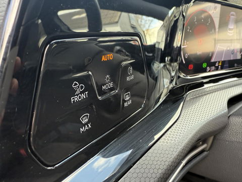 Volkswagen Golf 2.0 TSI GTI 245PK l Stoel verwarming l Navigatie