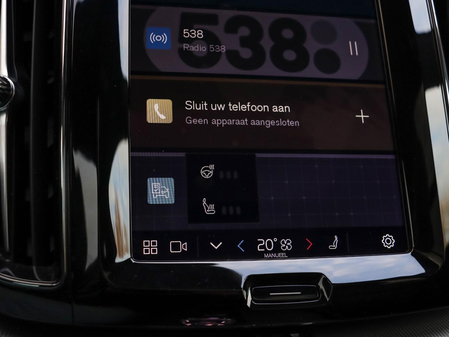 Volvo XC60 T6 AWD Ultra Black Edition Pano HeadUp 360cam 21'' Zwarte hemel