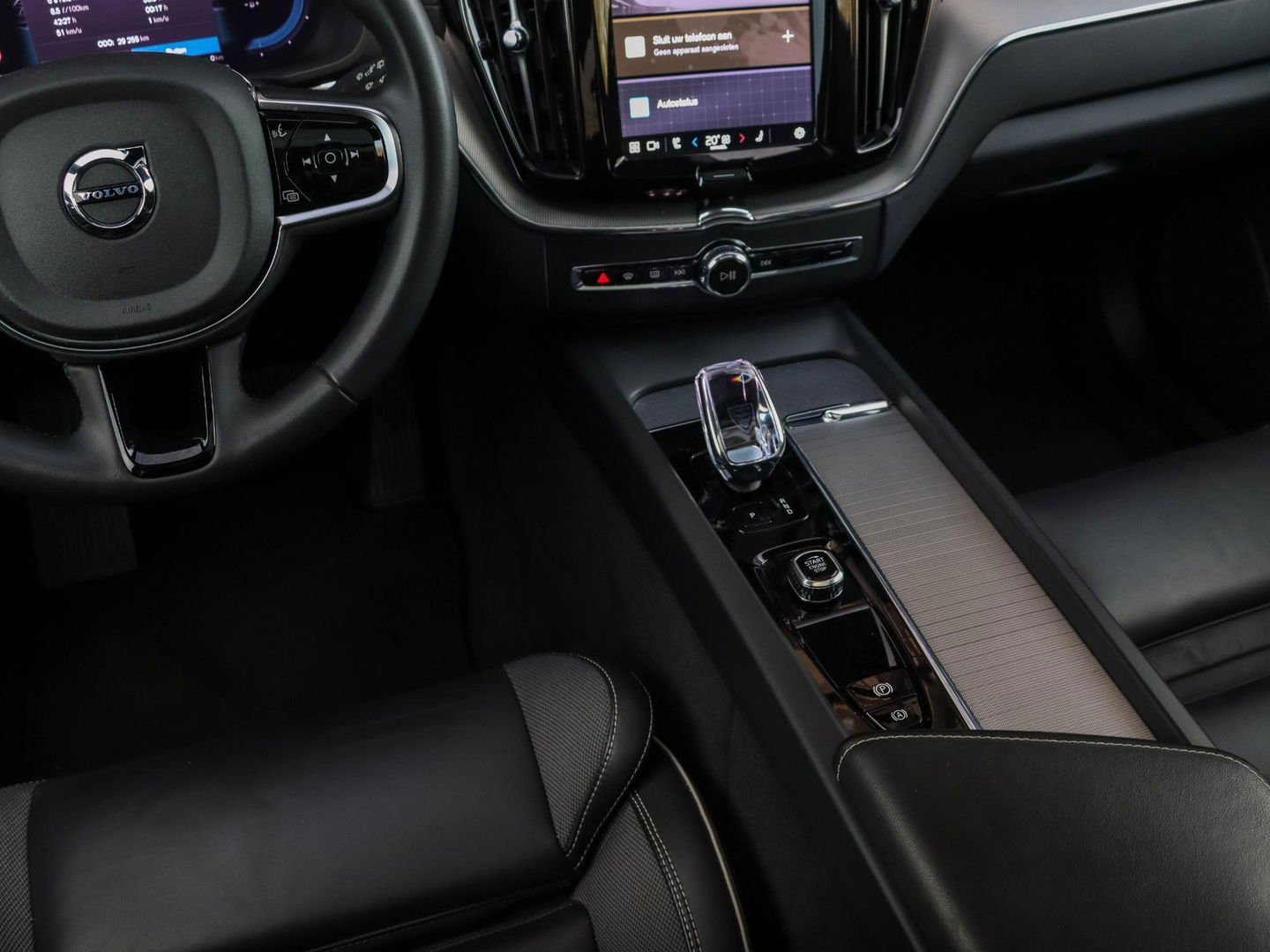 Volvo XC60 T6 AWD Ultra Black Edition Pano HeadUp 360cam 21'' Zwarte hemel