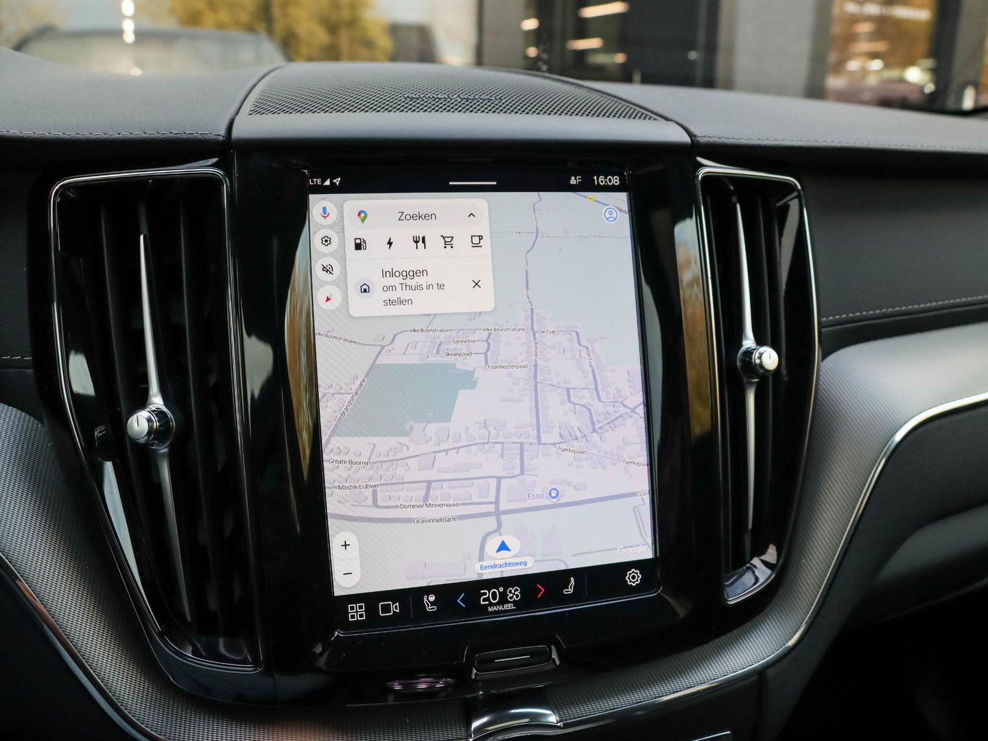 Volvo XC60 T6 AWD Ultra Black Edition Pano HeadUp 360cam 21'' Zwarte hemel