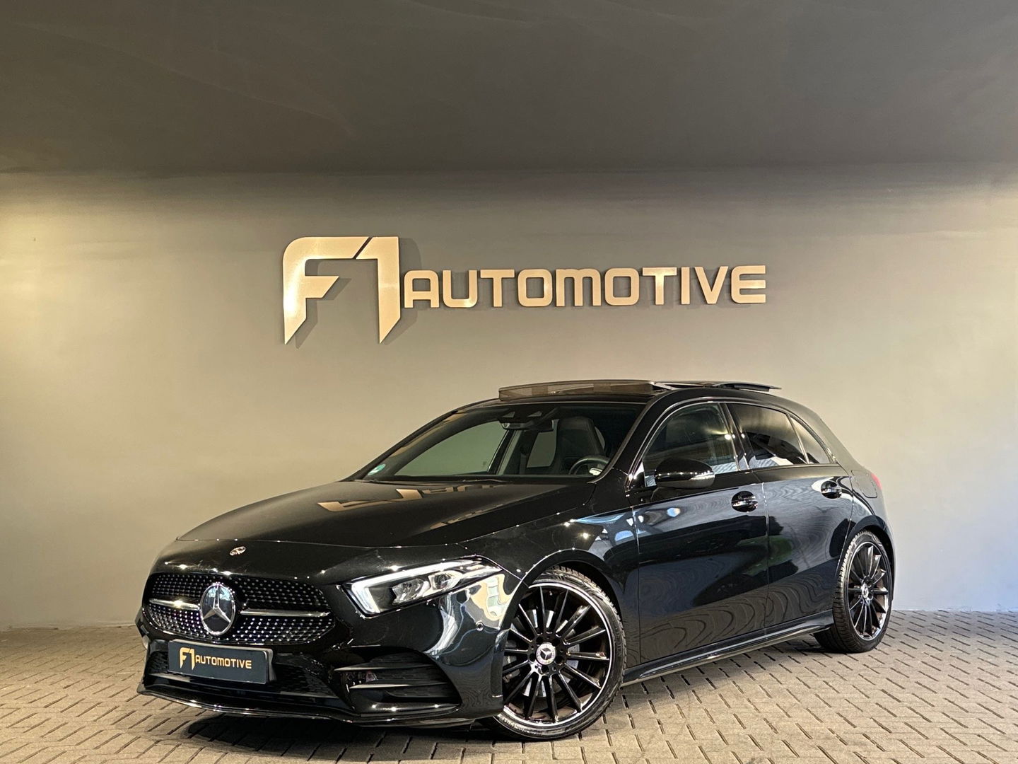 Mercedes-Benz A-Klasse 220 AMG Pano|Night|Sfeer|Camera|19”