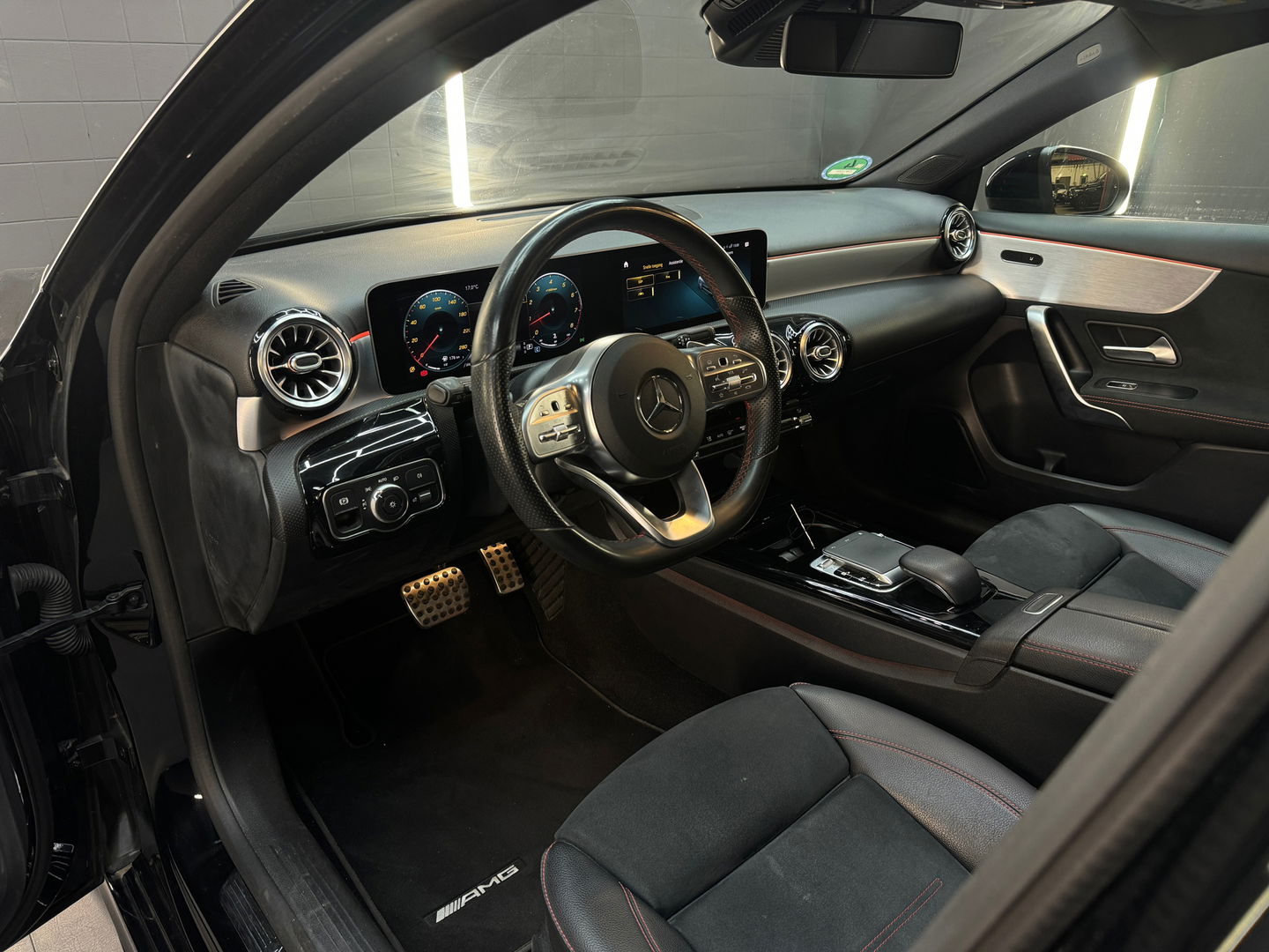 Mercedes-Benz A-Klasse 220 AMG Pano|Night|Sfeer|Camera|19”