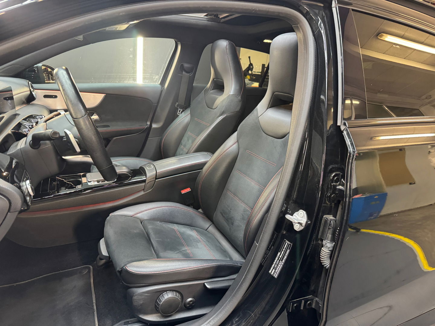 Mercedes-Benz A-Klasse 220 AMG Pano|Night|Sfeer|Camera|19”