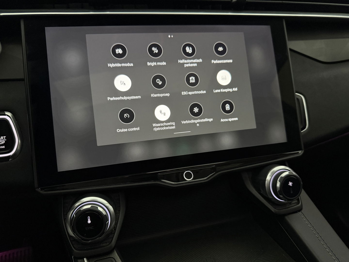 Lynk Co 01 1.5 | Pano | Memory | Adaptive Cruise | Sfeerverl. | 360° | Virtual | Carplay