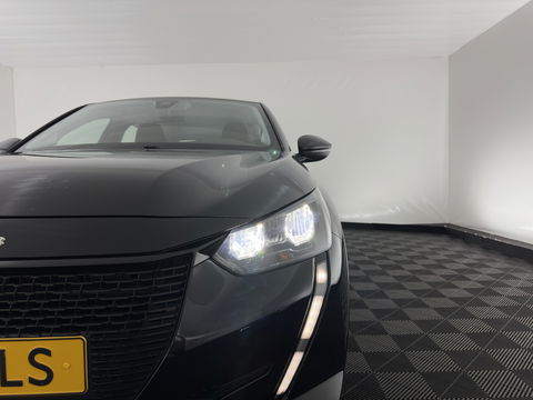 Peugeot e-208 EV Active Pack 50 kWh {SOH-90%} [ 3-Fase ] (INCL.BTW) Aut. *FULL-LED | MICROFIBRE | SPORT-SEATS | CARPLAY | CCS-FASTLOADER | KEYLESS | DAB+ | LANE-ASSIST | CRUISE | ECC | PDC | 16''ALU*