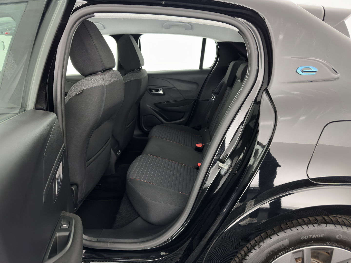 Peugeot e-208 EV Active Pack 50 kWh {SOH-90%} [ 3-Fase ] (INCL.BTW) Aut. *FULL-LED | MICROFIBRE | SPORT-SEATS | CARPLAY | CCS-FASTLOADER | KEYLESS | DAB+ | LANE-ASSIST | CRUISE | ECC | PDC | 16''ALU*