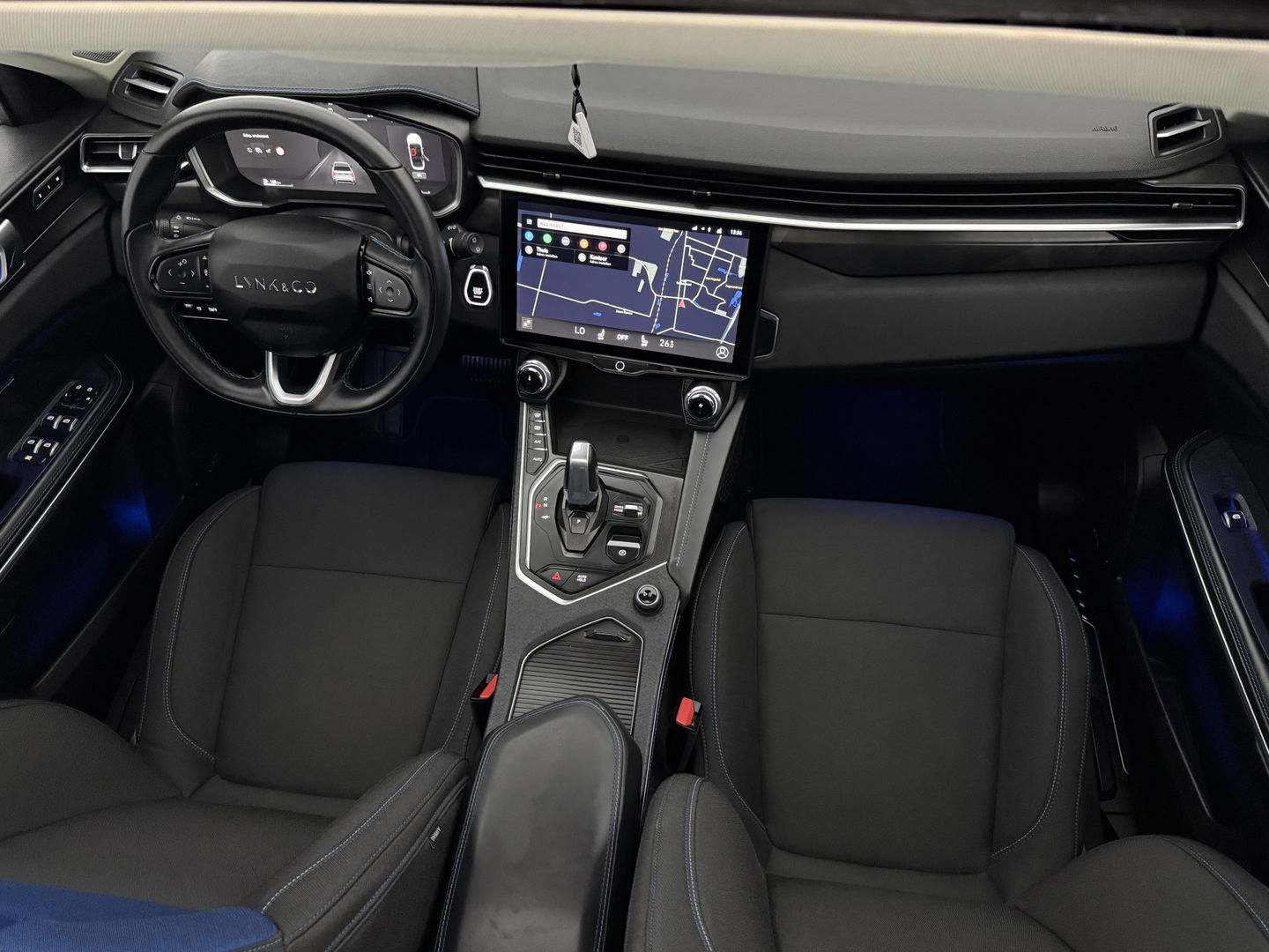 Lynk Co 01 1.5 Black Edition | Pano | Adap. Cruise | Memory | Sfeerverl. | 360° | Virtual | Carplay