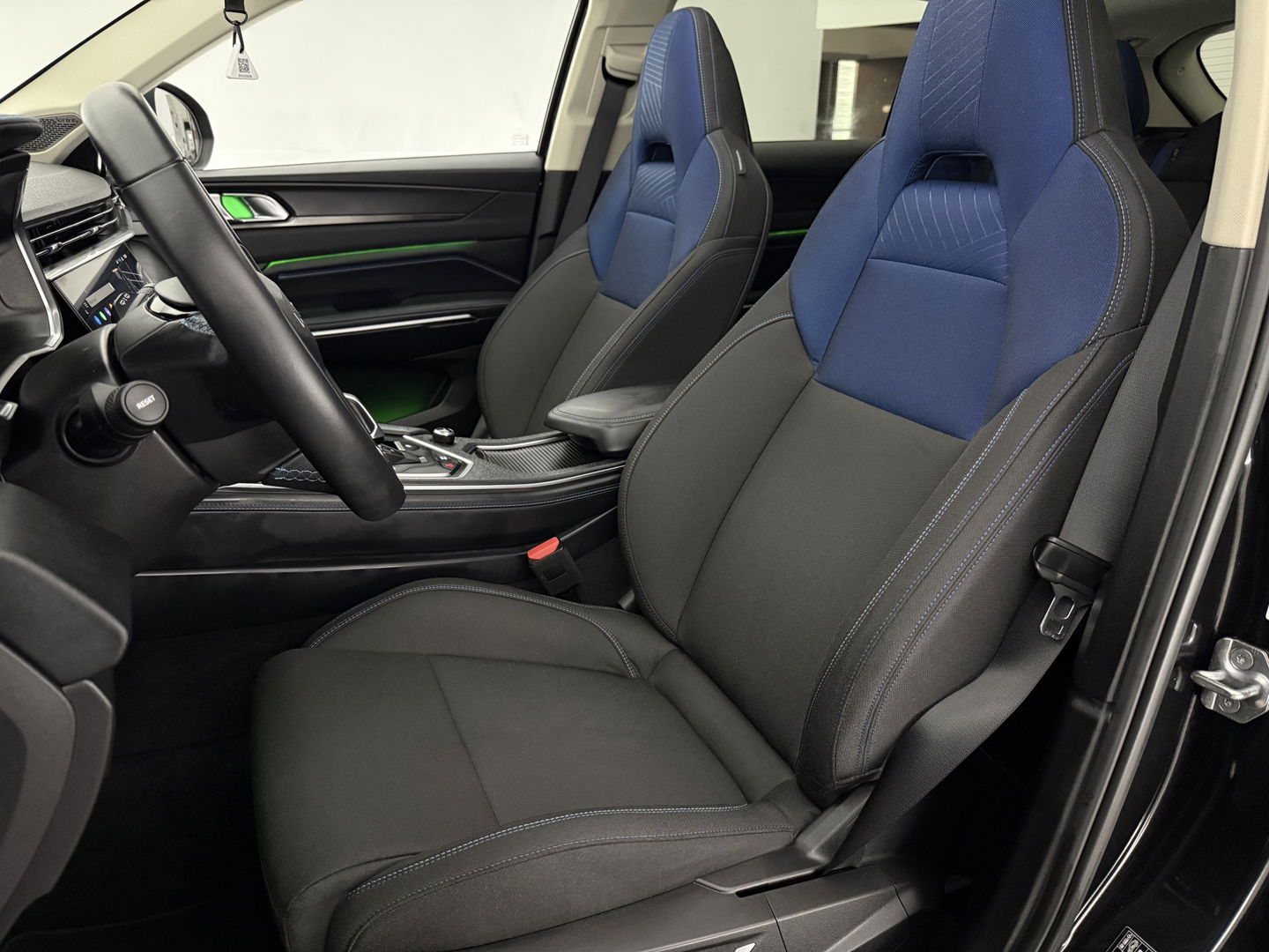 Lynk Co 01 1.5 Black Edition | Pano | Adap. Cruise | Memory | Sfeerverl. | 360° | Virtual | Carplay