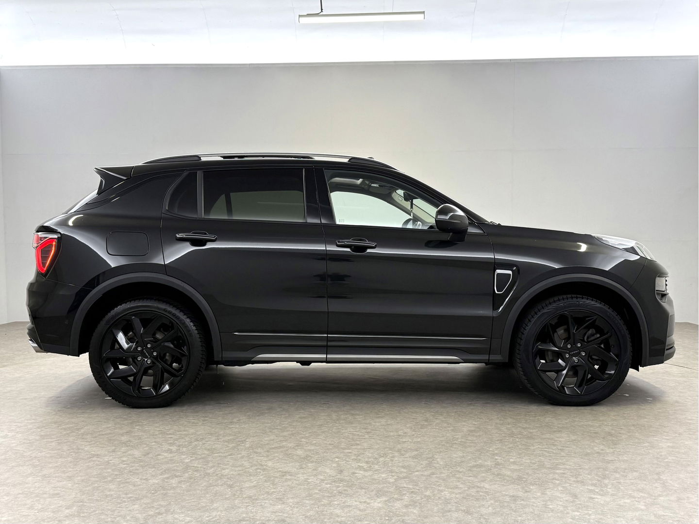 Lynk Co 01 1.5 Black Edition | Pano | Adap. Cruise | Memory | Sfeerverl. | 360° | Virtual | Carplay