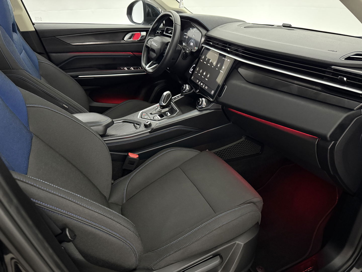 Lynk Co 01 1.5 Black Edition | Pano | Adap. Cruise | Memory | Sfeerverl. | 360° | Virtual | Carplay