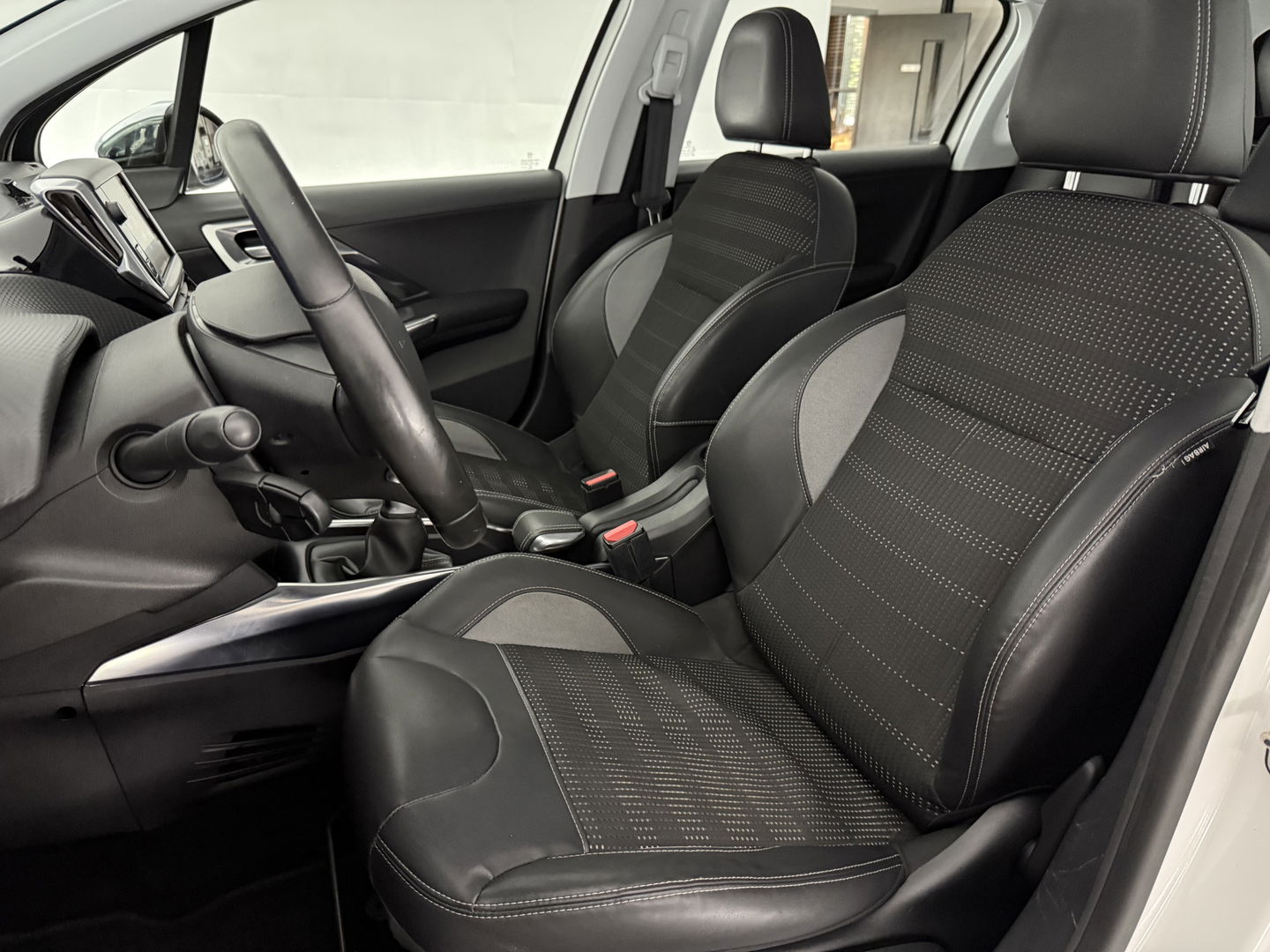 Peugeot 2008 1.2 VTi Allure | Sfeerverl. | Navigatie | Trekh | Cruise | Parkeersens. | NAP