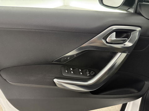 Peugeot 2008 1.2 VTi Allure | Sfeerverl. | Navigatie | Trekh | Cruise | Parkeersens. | NAP