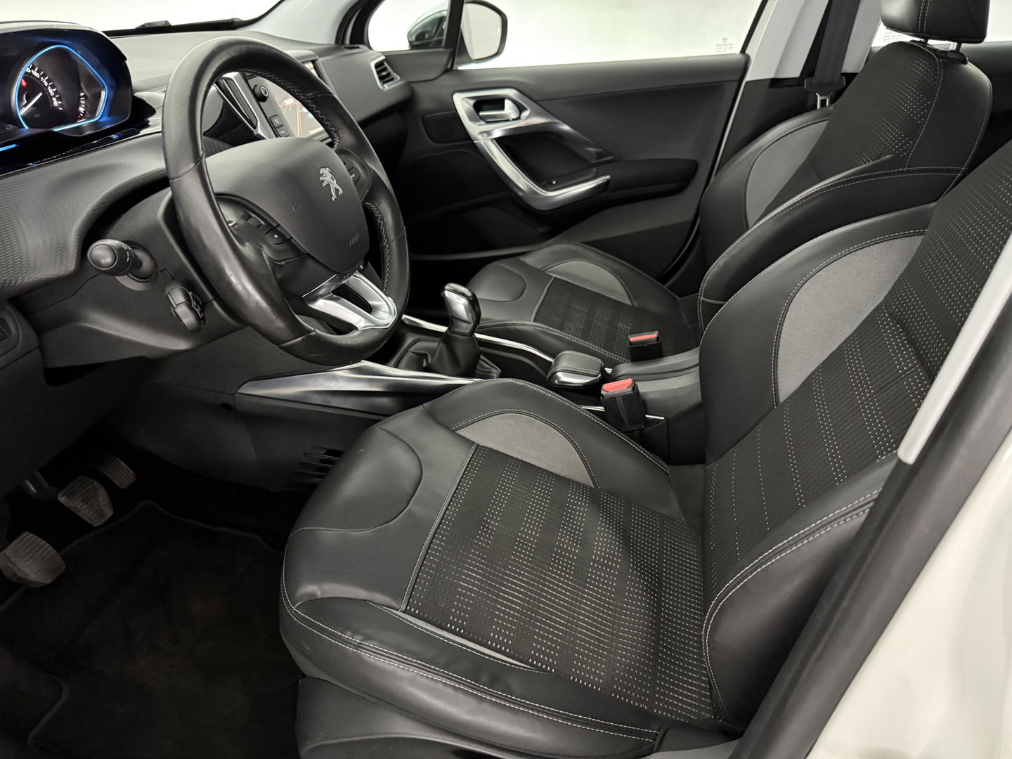 Peugeot 2008 1.2 VTi Allure | Sfeerverl. | Navigatie | Trekh | Cruise | Parkeersens. | NAP