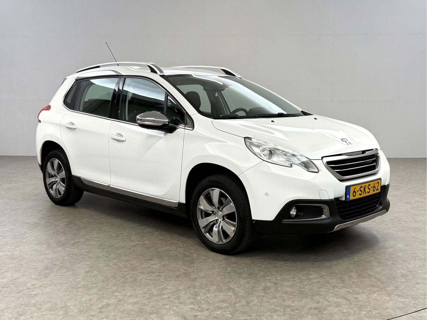 Peugeot 2008 1.2 VTi Allure | Sfeerverl. | Navigatie | Trekh | Cruise | Parkeersens. | NAP