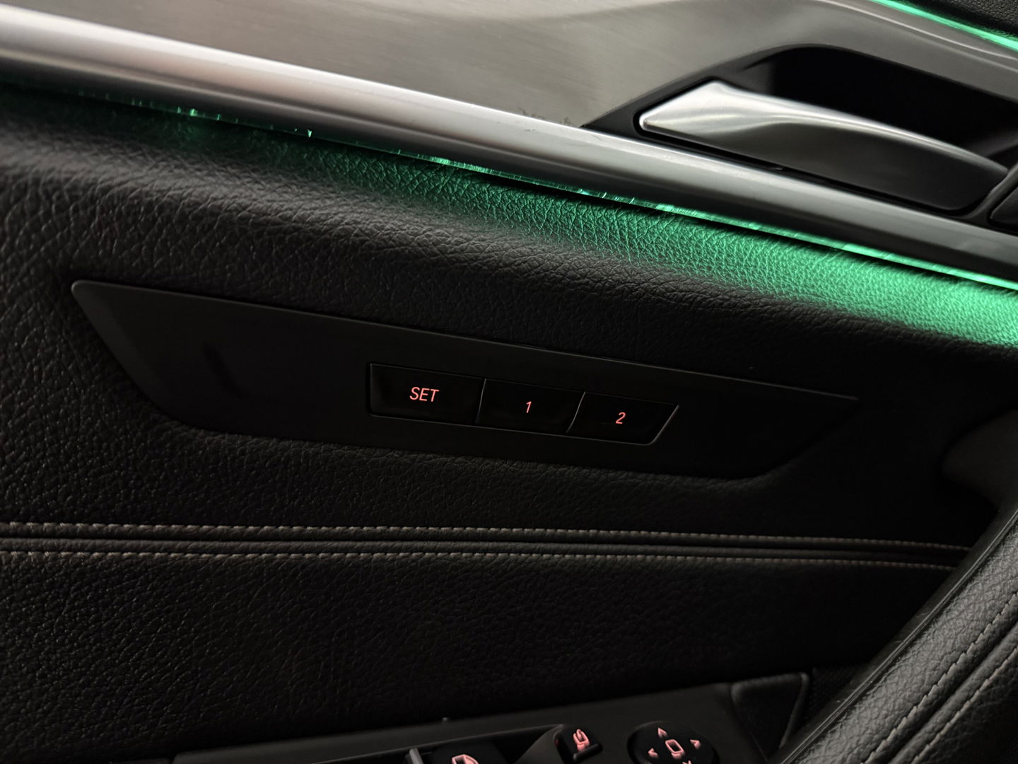 BMW 5 Serie 520i High Executive M-Sport 184PK | Pano | Sfeerverl. | HuD | Virtual | Memory | Camera | Navi | Keyless | NAP