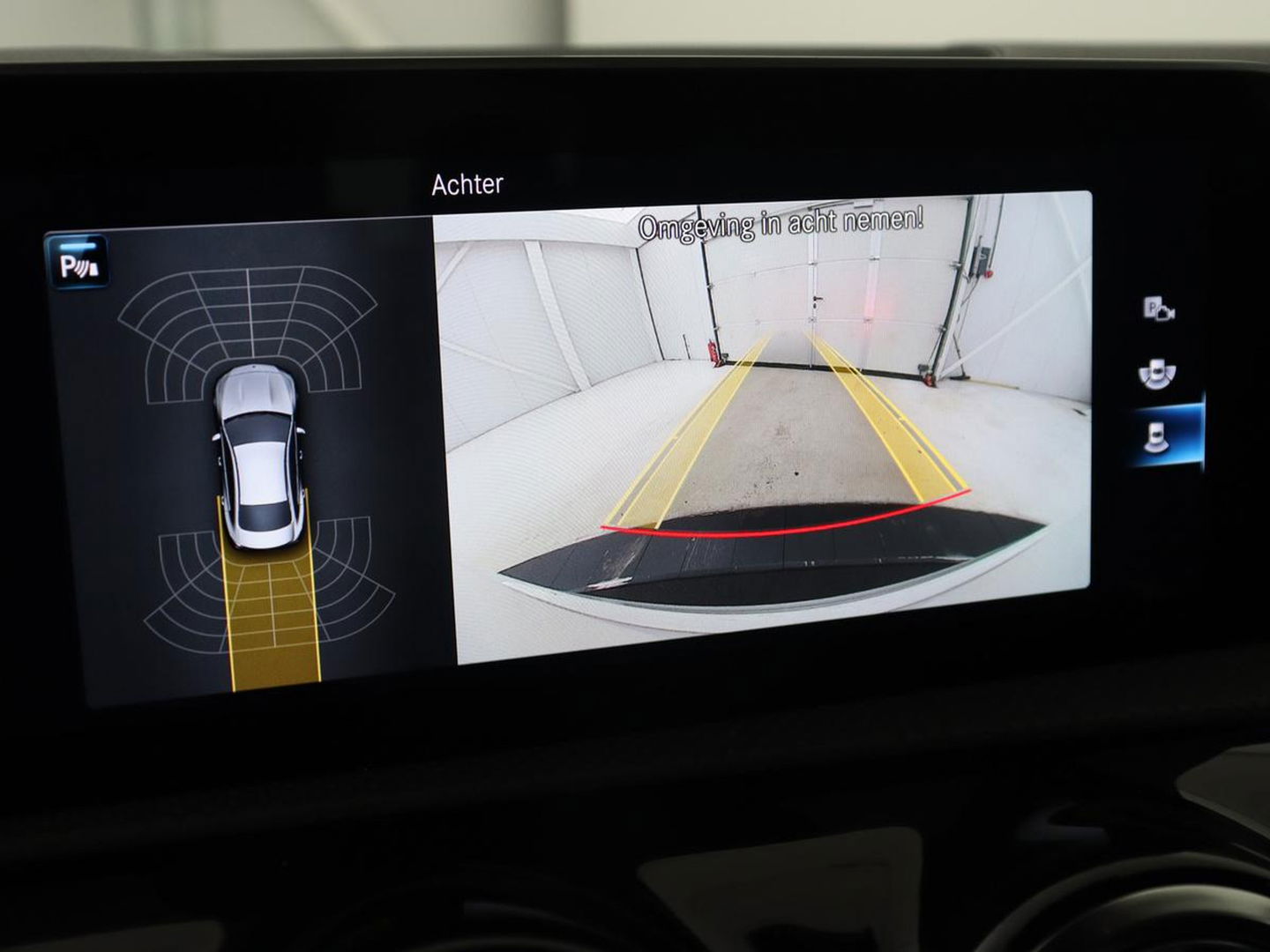 Mercedes-Benz CLA-Klasse 180 AMG | Carplay | Stoelverwarming | Camera | Navigatie | Leder/Alcantara | Sfeerverlichting | Park Assist | Full LED | Widescreen | Climate control | Sportstoelen | Cruise control