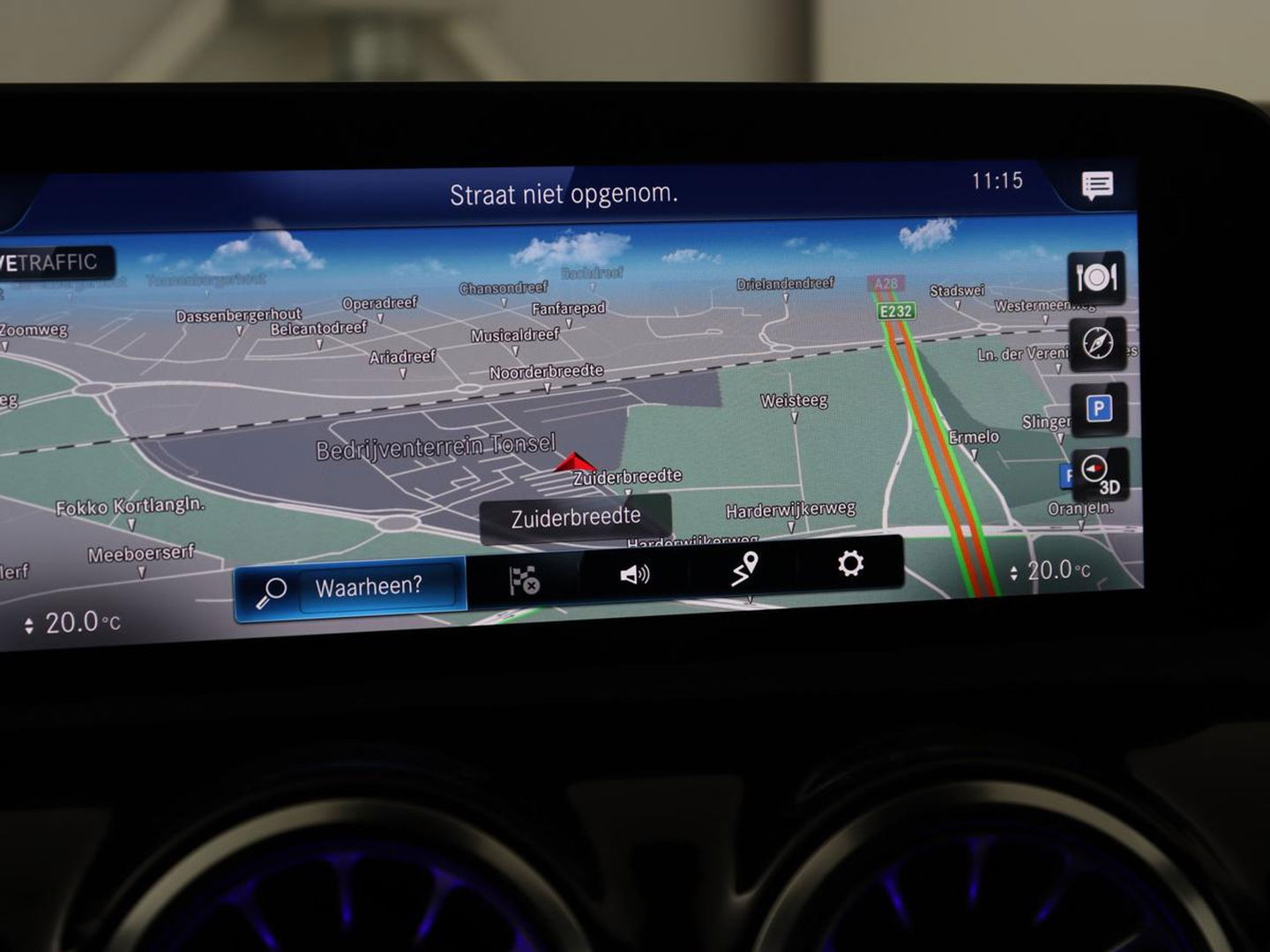 Mercedes-Benz CLA-Klasse 180 AMG | Carplay | Stoelverwarming | Camera | Navigatie | Leder/Alcantara | Sfeerverlichting | Park Assist | Full LED | Widescreen | Climate control | Sportstoelen | Cruise control