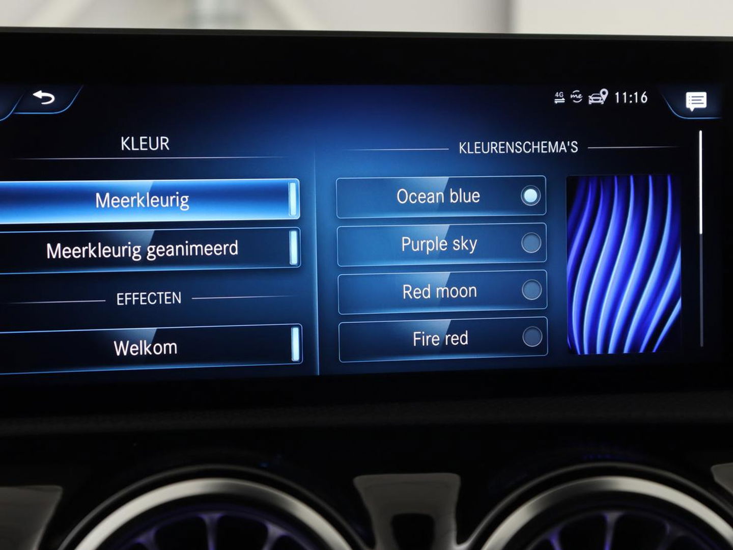 Mercedes-Benz CLA-Klasse 180 AMG | Carplay | Stoelverwarming | Camera | Navigatie | Leder/Alcantara | Sfeerverlichting | Park Assist | Full LED | Widescreen | Climate control | Sportstoelen | Cruise control