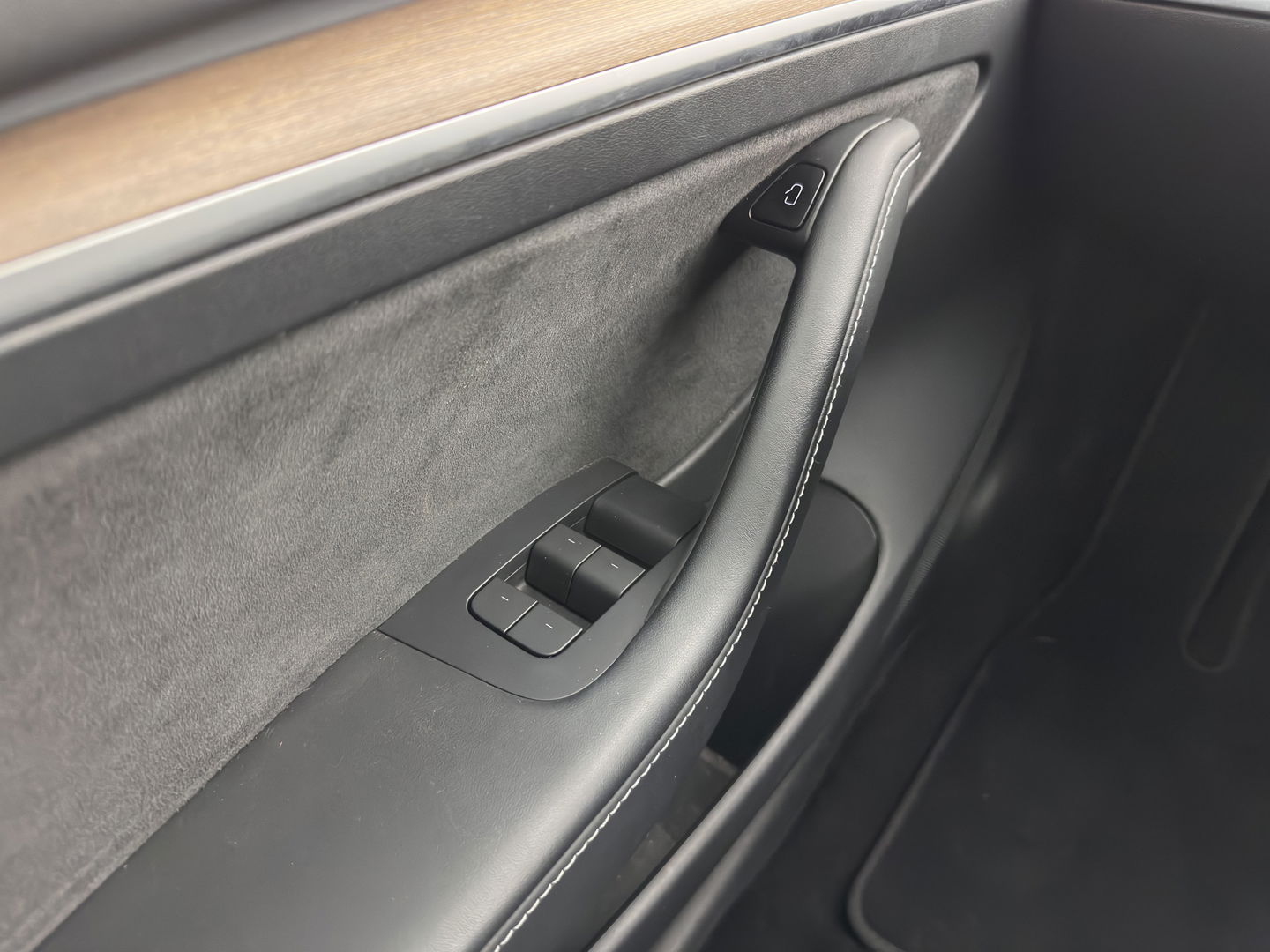 Tesla Model 3 Standard RWD Plus 60 kWh [ 3-Fase ] { SOH-90%} (INCL-BTW) Aut. *PANO | AUTO-PILOT | LUXURY-LEATHER | KEYLESS | FULL-LED | MEMORY-PACK | SURROUND-VIEW | DAB | CARPLAY | DIGI-COCKPIT | LANE-ASSIST | COMFORT-SEATS | 18"ALU*