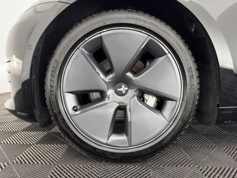 Tesla Model 3 Standard RWD Plus 60 kWh [ 3-Fase ] { SOH-90%} (INCL-BTW) Aut. *PANO | AUTO-PILOT | LUXURY-LEATHER | KEYLESS | FULL-LED | MEMORY-PACK | SURROUND-VIEW | DAB | CARPLAY | DIGI-COCKPIT | LANE-ASSIST | COMFORT-SEATS | 18"ALU*