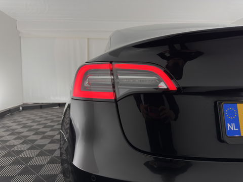 Tesla Model 3 Standard RWD Plus 60 kWh [ 3-Fase ] { SOH-90%} (INCL-BTW) Aut. *PANO | AUTO-PILOT | LUXURY-LEATHER | KEYLESS | FULL-LED | MEMORY-PACK | SURROUND-VIEW | DAB | CARPLAY | DIGI-COCKPIT | LANE-ASSIST | COMFORT-SEATS | 18"ALU*