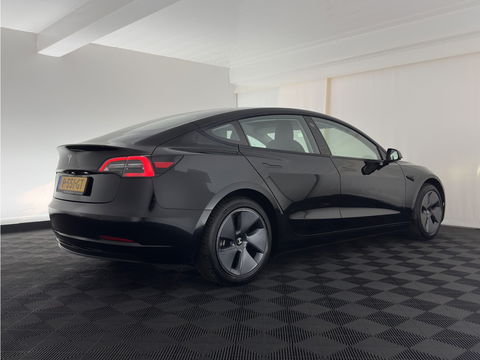 Tesla Model 3 Standard RWD Plus 60 kWh [ 3-Fase ] { SOH-90%} (INCL-BTW) Aut. *PANO | AUTO-PILOT | LUXURY-LEATHER | KEYLESS | FULL-LED | MEMORY-PACK | SURROUND-VIEW | DAB | CARPLAY | DIGI-COCKPIT | LANE-ASSIST | COMFORT-SEATS | 18"ALU*