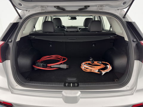 Kia e-Niro DynamicLine 64 kWh [ 3-Fase ] (INCL.BTW) Aut. *LEATHER-FABRIC | NAVI-FULLMAP | AMBIENT-LIGHT | DAB+ | ADAPTIVE-CRUISE | CAMERA | HEATED-COMFORTSEATS | KEYLESS | DIGI-COCKPIT | SHIFT-PADDLES | CARPLAY | 17"ALU*
