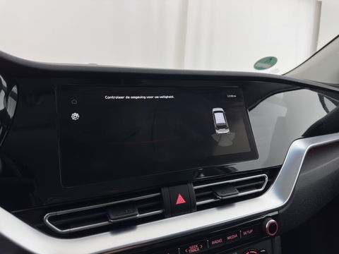 Kia e-Niro DynamicLine 64 kWh [ 3-Fase ] (INCL.BTW) Aut. *LEATHER-FABRIC | NAVI-FULLMAP | AMBIENT-LIGHT | DAB+ | ADAPTIVE-CRUISE | CAMERA | HEATED-COMFORTSEATS | KEYLESS | DIGI-COCKPIT | SHIFT-PADDLES | CARPLAY | 17"ALU*