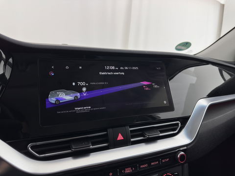 Kia e-Niro DynamicLine 64 kWh [ 3-Fase ] (INCL.BTW) Aut. *LEATHER-FABRIC | NAVI-FULLMAP | AMBIENT-LIGHT | DAB+ | ADAPTIVE-CRUISE | CAMERA | HEATED-COMFORTSEATS | KEYLESS | DIGI-COCKPIT | SHIFT-PADDLES | CARPLAY | 17"ALU*