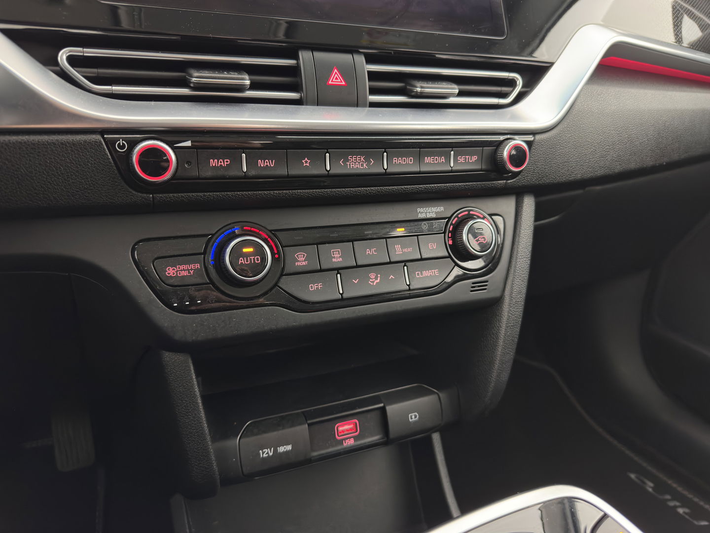 Kia e-Niro DynamicLine 64 kWh [ 3-Fase ] (INCL.BTW) Aut. *LEATHER-FABRIC | NAVI-FULLMAP | AMBIENT-LIGHT | DAB+ | ADAPTIVE-CRUISE | CAMERA | HEATED-COMFORTSEATS | KEYLESS | DIGI-COCKPIT | SHIFT-PADDLES | CARPLAY | 17"ALU*