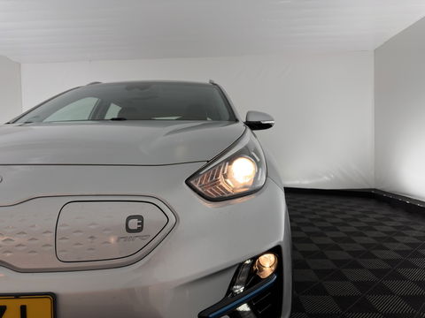 Kia e-Niro DynamicLine 64 kWh [ 3-Fase ] (INCL.BTW) Aut. *LEATHER-FABRIC | NAVI-FULLMAP | AMBIENT-LIGHT | DAB+ | ADAPTIVE-CRUISE | CAMERA | HEATED-COMFORTSEATS | KEYLESS | DIGI-COCKPIT | SHIFT-PADDLES | CARPLAY | 17"ALU*