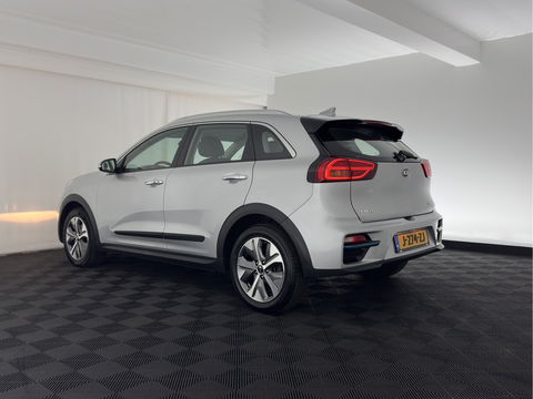 Kia e-Niro DynamicLine 64 kWh [ 3-Fase ] (INCL.BTW) Aut. *LEATHER-FABRIC | NAVI-FULLMAP | AMBIENT-LIGHT | DAB+ | ADAPTIVE-CRUISE | CAMERA | HEATED-COMFORTSEATS | KEYLESS | DIGI-COCKPIT | SHIFT-PADDLES | CARPLAY | 17"ALU*