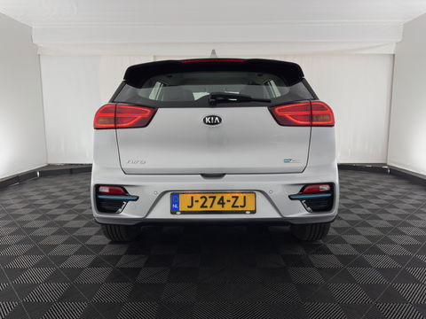 Kia e-Niro DynamicLine 64 kWh [ 3-Fase ] (INCL.BTW) Aut. *LEATHER-FABRIC | NAVI-FULLMAP | AMBIENT-LIGHT | DAB+ | ADAPTIVE-CRUISE | CAMERA | HEATED-COMFORTSEATS | KEYLESS | DIGI-COCKPIT | SHIFT-PADDLES | CARPLAY | 17"ALU*