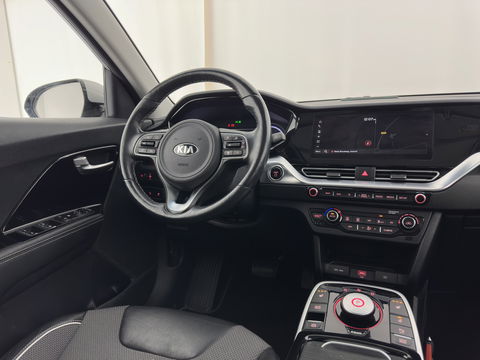 Kia e-Niro DynamicLine 64 kWh [ 3-Fase ] (INCL.BTW) Aut. *LEATHER-FABRIC | NAVI-FULLMAP | AMBIENT-LIGHT | DAB+ | ADAPTIVE-CRUISE | CAMERA | HEATED-COMFORTSEATS | KEYLESS | DIGI-COCKPIT | SHIFT-PADDLES | CARPLAY | 17"ALU*