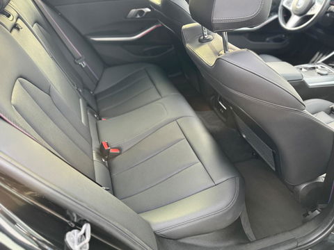 BMW 3 Serie Touring 330e xDrive High Executive Panorama Leder Camera