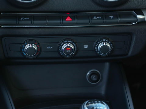 Audi A3 Sportback 1.0 TFSI 115PK Airco Cruise Control LM Velgen