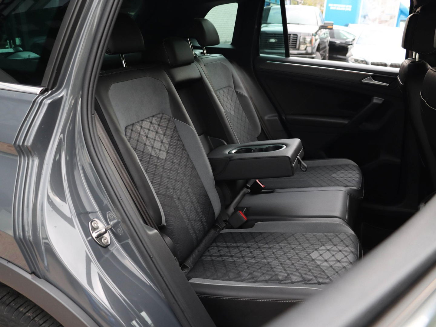 Volkswagen Tiguan 1.4 eHybrid R-Line 3x | 245PK Matrix LED 20'' 30.173km!